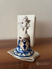 Campana con angelo in ceramica