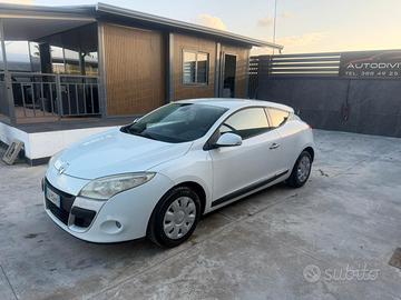 Renault Megane Mégane Coupé 1.5 dCi 110CV Luxe