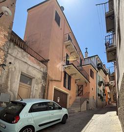 CASA SEMINDIPENDENTE A LANUSEI