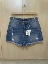 pantaloncini corti