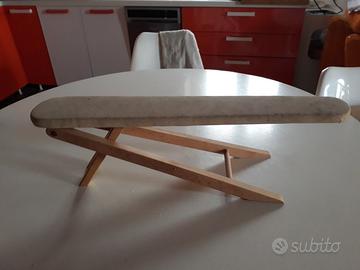 Piccola tavola asse da stiro per maniche