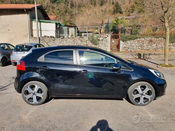 KIA Rio 3ª serie - 2014