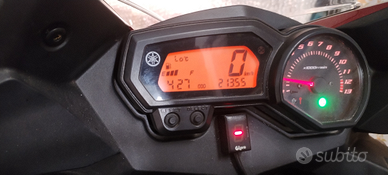 Moto Yamaha 600 diversion