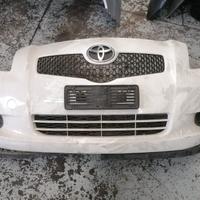 TOYOTA YARIS PARAURTI ANTERIORE 2008 2009