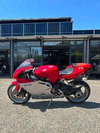 MV AGUSTA F4 1000 .