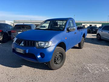 Mitsubishi PICK UP L200 DI D invite Club cab 4 WD