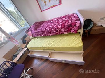Due letti compresi di materasso