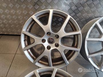 Cerchi in lega Fiat Freemont da 19 pollici