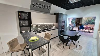 Cucina Mobilturi nuova al 50 %