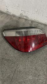 faro posteriore 530 bmw