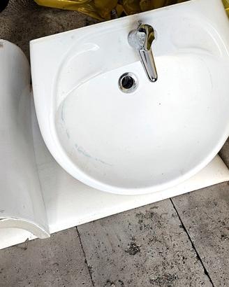 lavabo in ceramica bagno