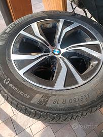 Cerchi originali BMW raggio 18 con gomme invernali