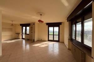 Appartamento di 530 m² con più di 5 locali e box a