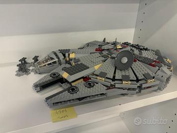 Lego Millennium Falcon 4504 del 2004 per collezion