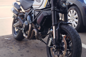 Ducati 1100 scrambler