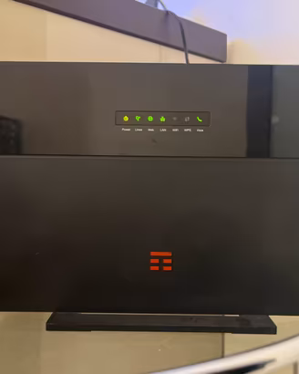 Modem TIM Hub + ZTE Router WiFi 6 VDSL Plus