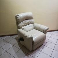 Poltrona elettrica in similpelle  a Gozzano