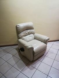 Poltrona elettrica in similpelle  a Gozzano