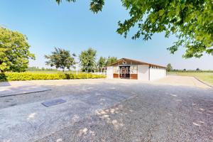 SCUDERIA CON TERRENO - TRA SAN MARTINO IN RIO E CA