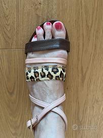 Sandali Inuovo in pelle e fascetta alla caviglia