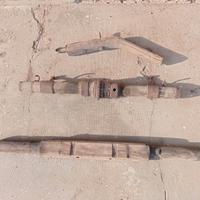 Asse in legno per carretto con accessori vari