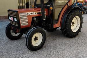 Trattore fiat 80 66 frutteto, cabina con clima