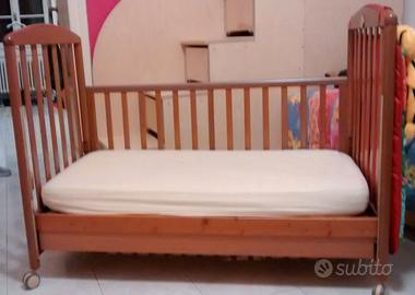 Lettino in legno per bambino