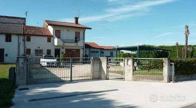 Immobile in asta di 377 m² con più di 5 locali e b