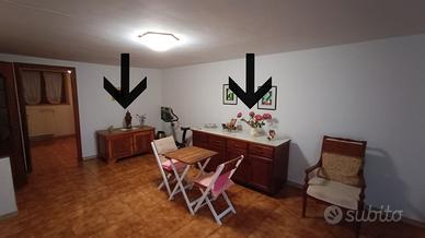 Coppia di mobili in legno