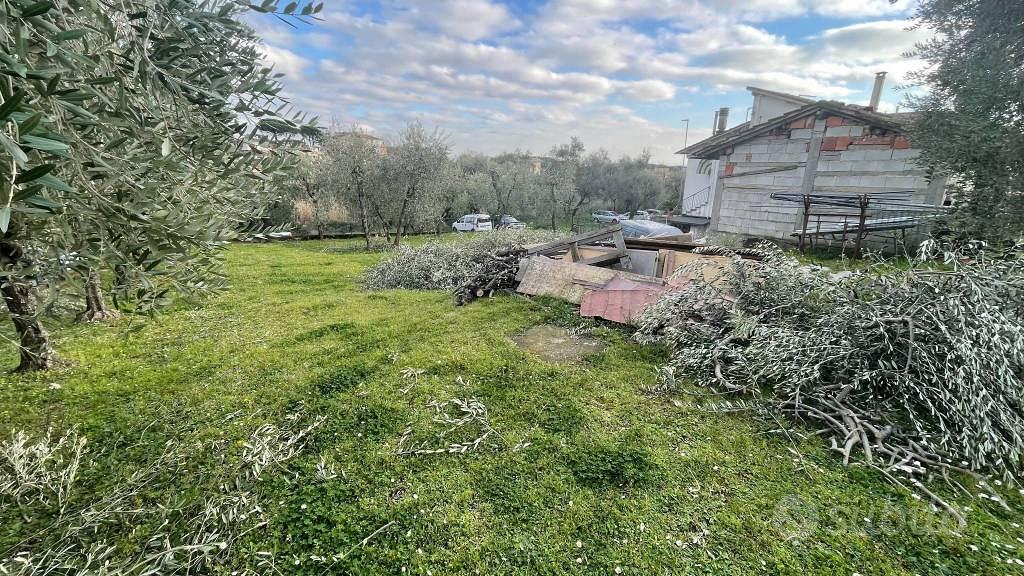 Terreno di 1876 m² a Montecatini-Terme - Altro