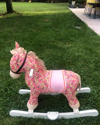 Cavallo a dondolo