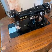 Macchina da cucire Necchi