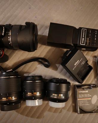 Macchina fotografica Nikon D3200 + Accessori