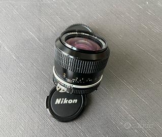 Nikon Nikkor 28 mm f2 AI Obiettivo manual focus