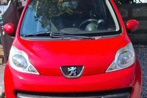 macchina Peugeot 107
