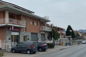 Locale uso ufficio/negozio fronte strada statale