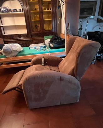 Poltrona relax motorizzata alzapersone