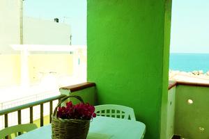 Appartamento a Mongiove, fronte mare