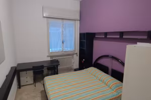 A studentesse camere o appartam. fronte università
