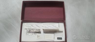 penna a sfera in argento ferrari da varese