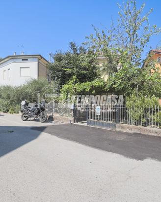 CASA INDIPENDENTE BIFAMILIARE A CATTOLICA