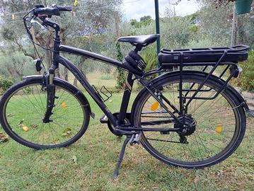 City bike elettrica - bicicletta da uomo - e-bike
