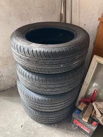 Gomme auto