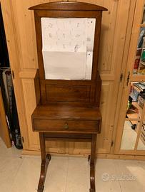 piccola specchiera in legno , con assetto