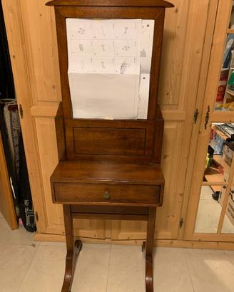 piccola specchiera in legno , con assetto
