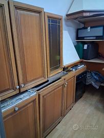 Cucina componibile con elettrodomestici