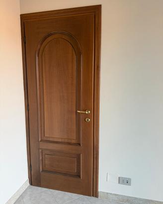 Porta porte in legno massiccio