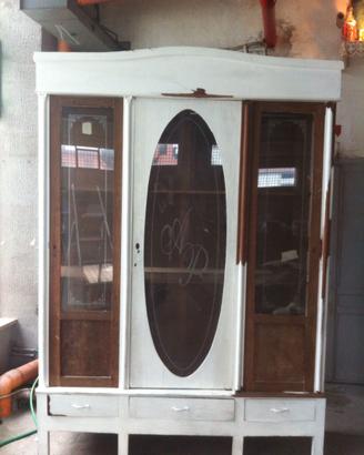 Credenza antica