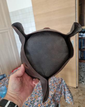 tricorno cappello in cuoio