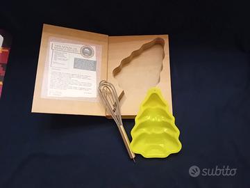 Confezione stampo albero di Natale e frusta